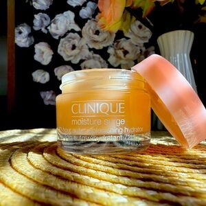 Clinique Moisture Surge 72-Hour Hydrator - Peach